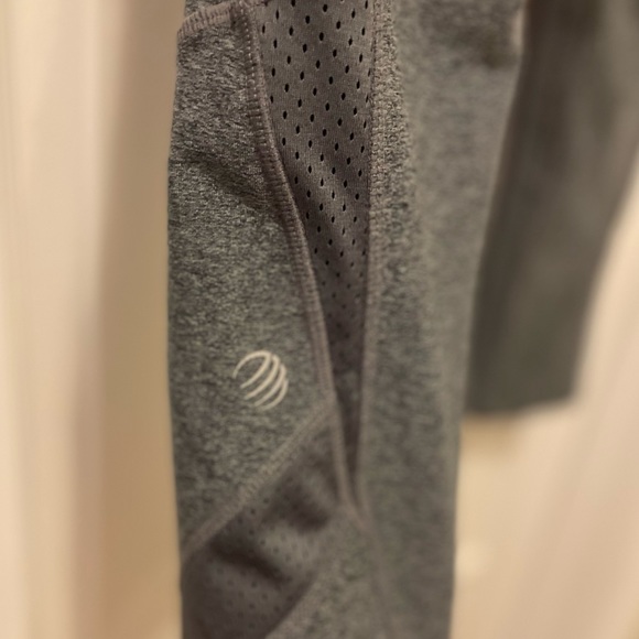 MPG capri grey tights with fuschia zip pocket size L - Picture 7 of 9